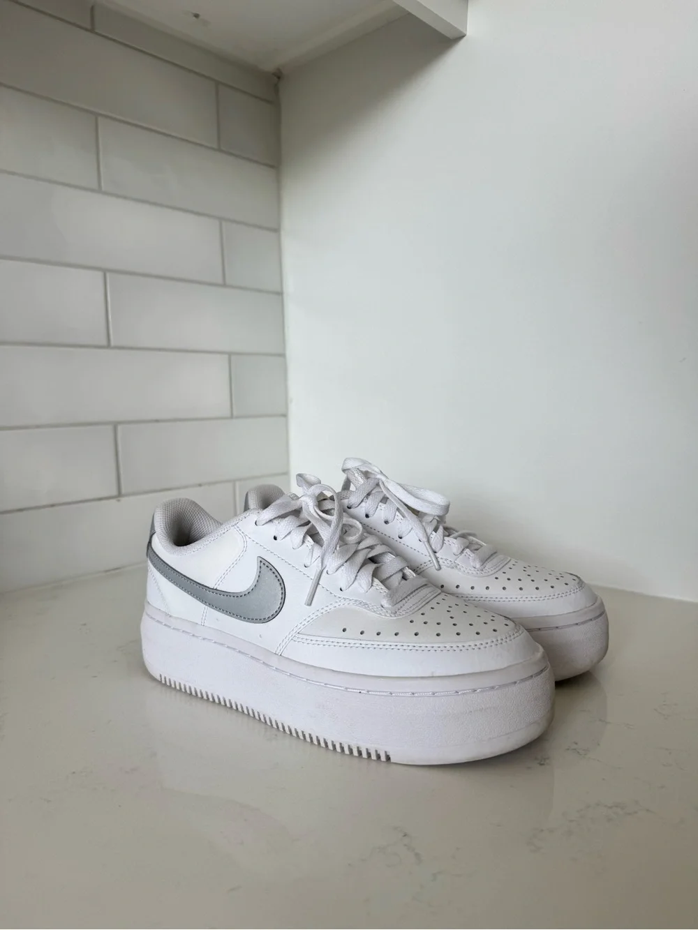 WOMEN'S NIKE COURT VISION ALTA LEATHER WHITE GREY SNEAKERS sz 8.5 - Picture 7 of 11